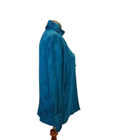 The Silk Farm Vintage Blue Embossed High Neck 1970s Elegant Blouse Size 8 - Picture 11 of 16